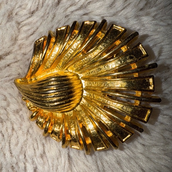 Vintage Gold Belt Buckle Scarf Holder Made In Spain Gold Tone Swirl Shell Unique